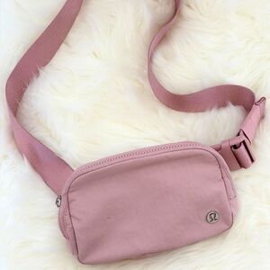 Lululemon Athletica Blush Belt Bag 1L